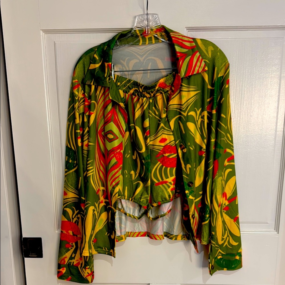 Tropical Green and Red Women's set with short pants